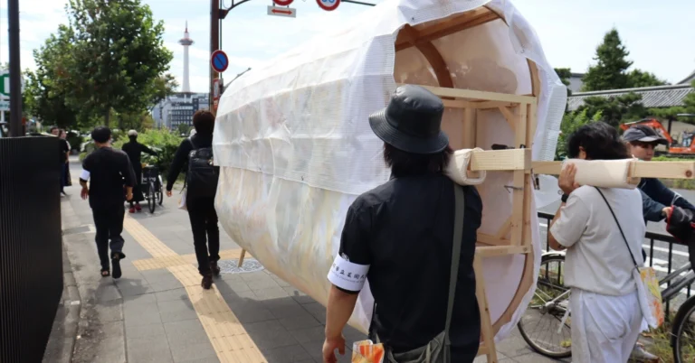 【SUJIN JOURNAL 2023- 準備室日記】
学長室壁画引越しプロジェクトに担ぎ手として参加してきました！